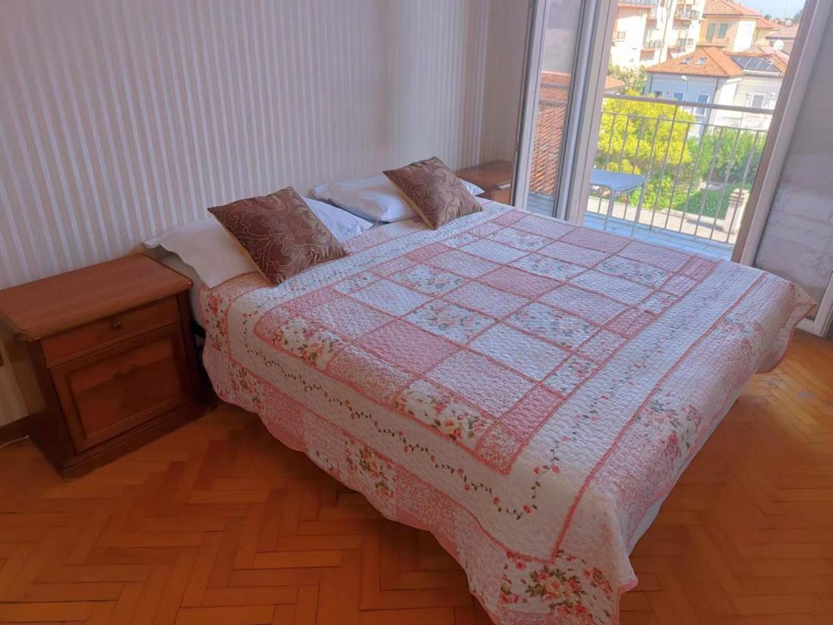 Cozy Room With Queen Bed 温馨双人大房间 Mestre Exterior foto